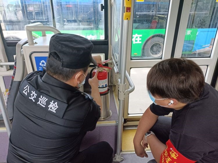 馬健、周陽(yáng).jpeg